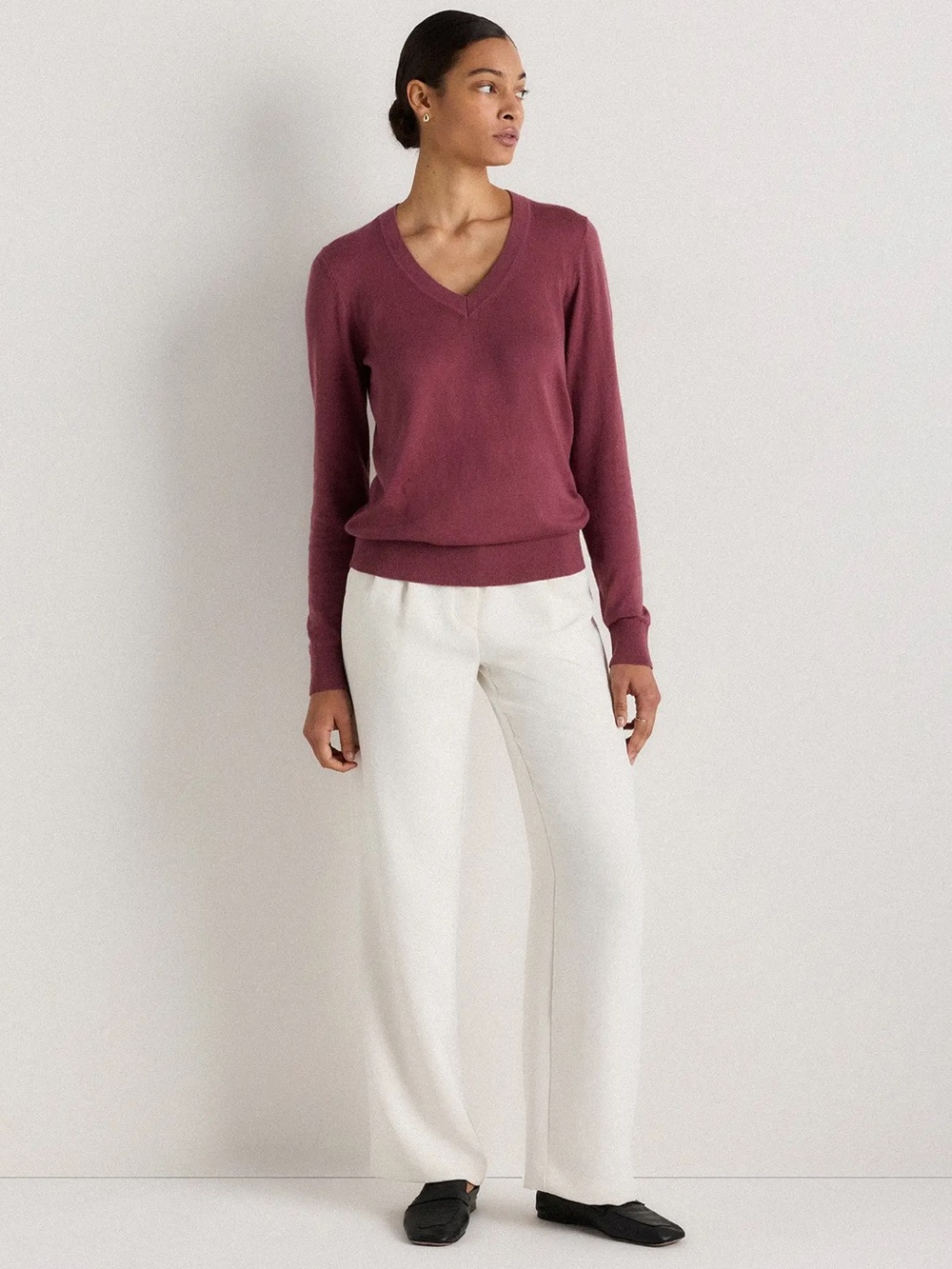 Quince -  Lightweight Cotton Cashmere V-Neck Sweater